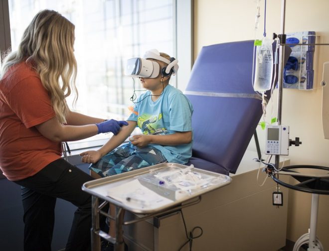 Fotos de Lenovo y Starlight Children’s Foundation Usan la Realidad Virtual para Niños Hospitalizados