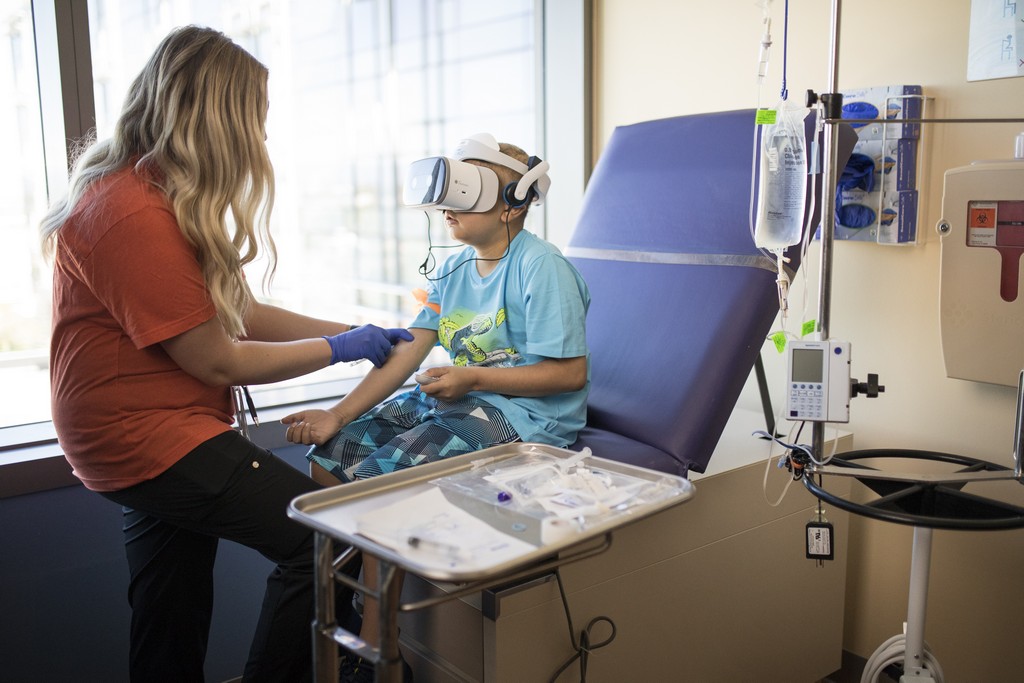 Foto de Lenovo y Starlight Children’s Foundation Usan la Realidad Virtual para Niños Hospitalizados