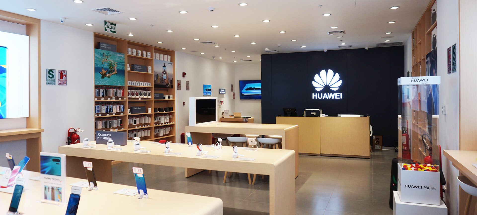 Foto de Huawei inaugura su primer Punto de Venta y Servicio en Piura