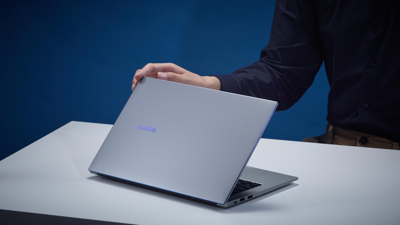 Foto de Honor presenta su nueva y liviana ultrabook, la MagicBook 14 que llega con Windows 10