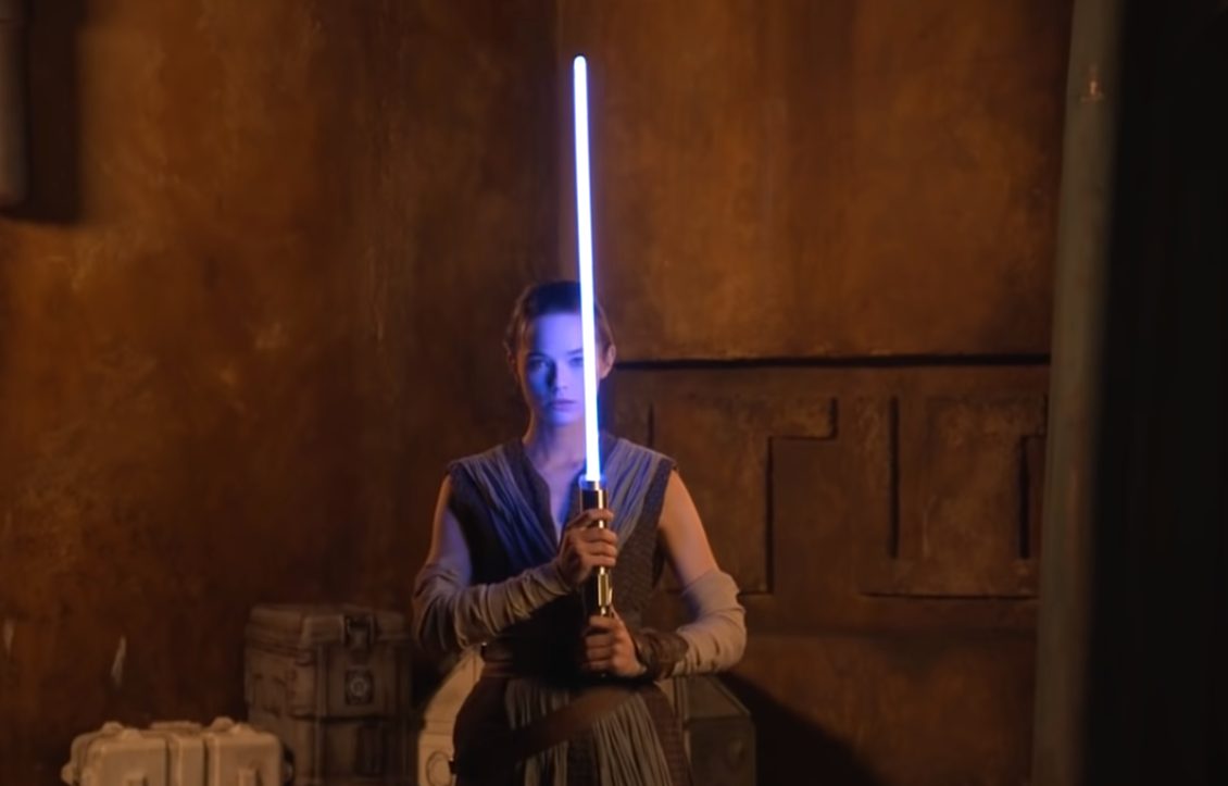 Foto de Star Wars: Disney revela que ya esta trabajando en un  lightsaber retráctil