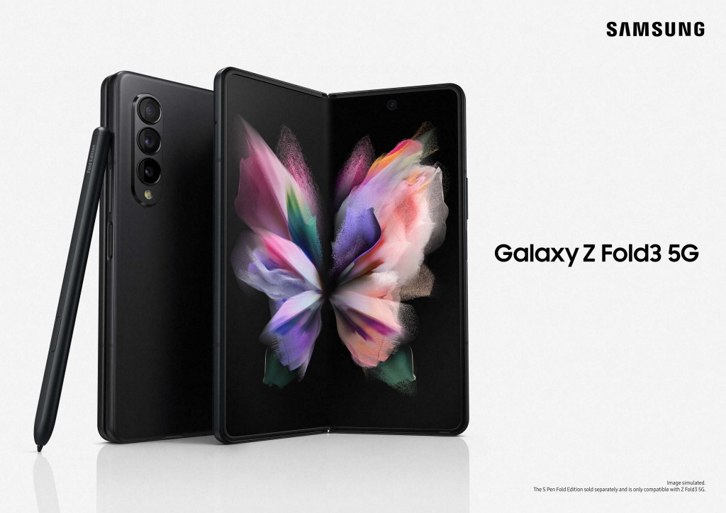 Foto de Hands on del Galaxy Z Flip3 5G, el elegante teléfono inteligente diseñado para la verdadera autoexpresión