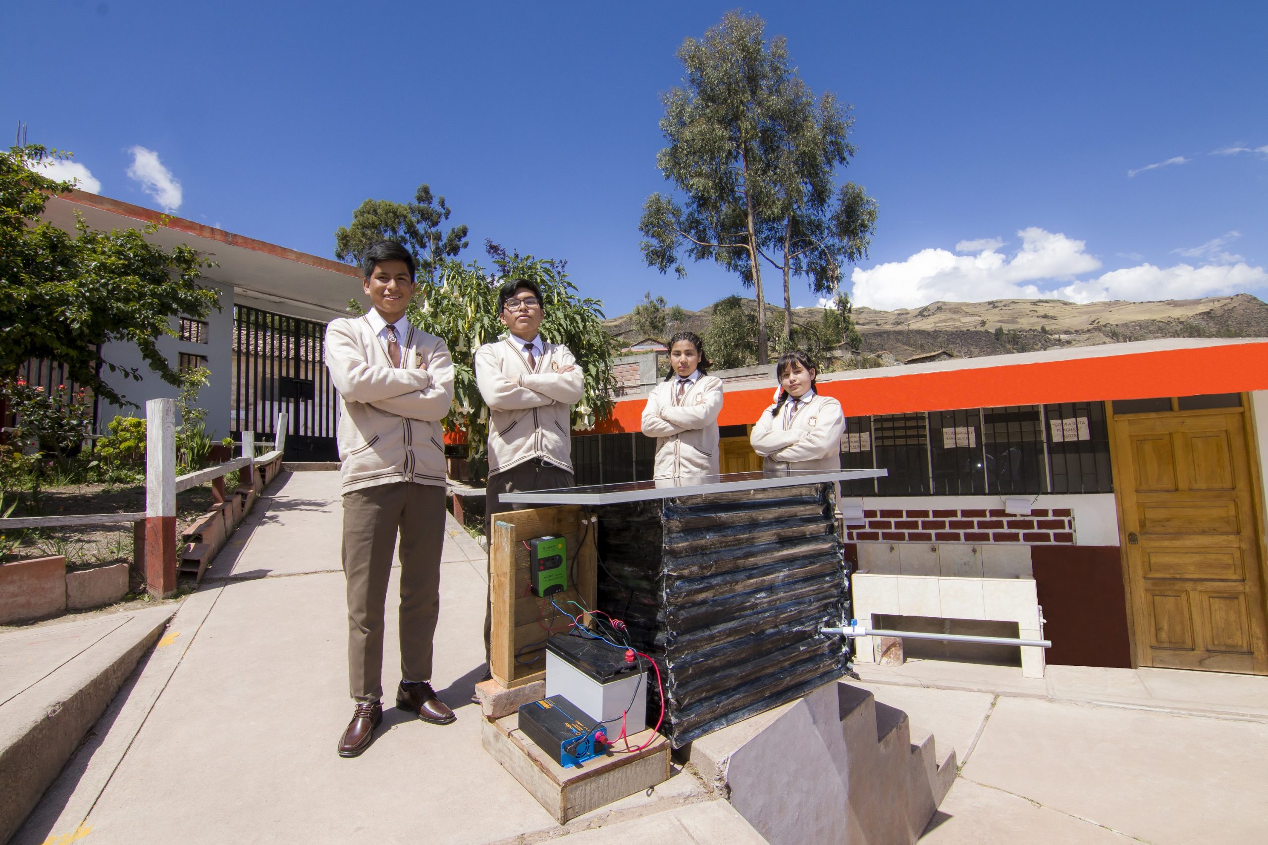 Foto de Thermal Box, el proyecto escolar que mantiene el agua caliente a pesar de las bajas temperaturas de Huancavelica