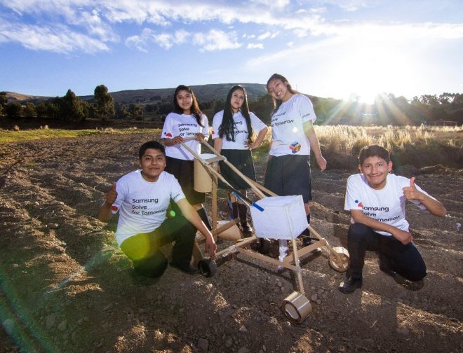 Fotos de Jóvenes puneños desarrollan Agrotec, una herramienta ergonómica para agricultores