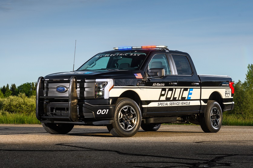 Foto de Ford presenta la primera pick-up eléctrica hecha para policías