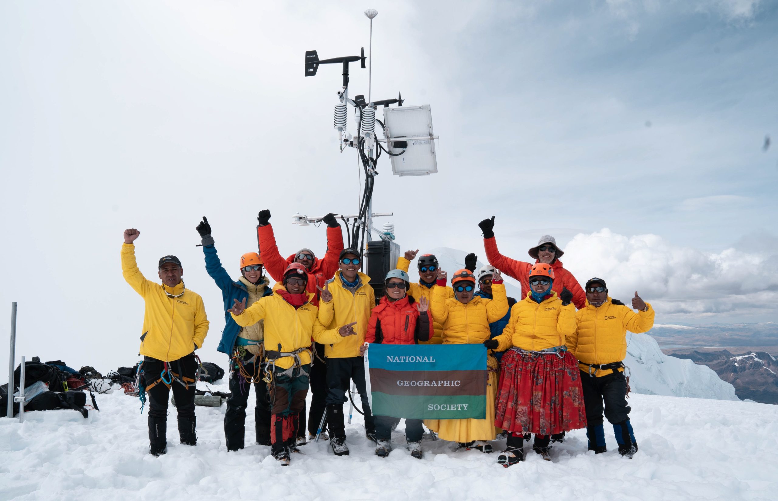 Foto de La estación meteorológica más alta de los andes tropicales fue instalada en Perú, cerca de la cumbre del nevado Ausangate