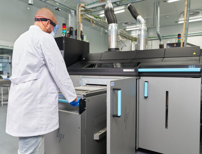 Fotos de HP revoluciona la fabricación tradicional con la nueva solución Metal Jet S100 para una cadena de suministro más resistente