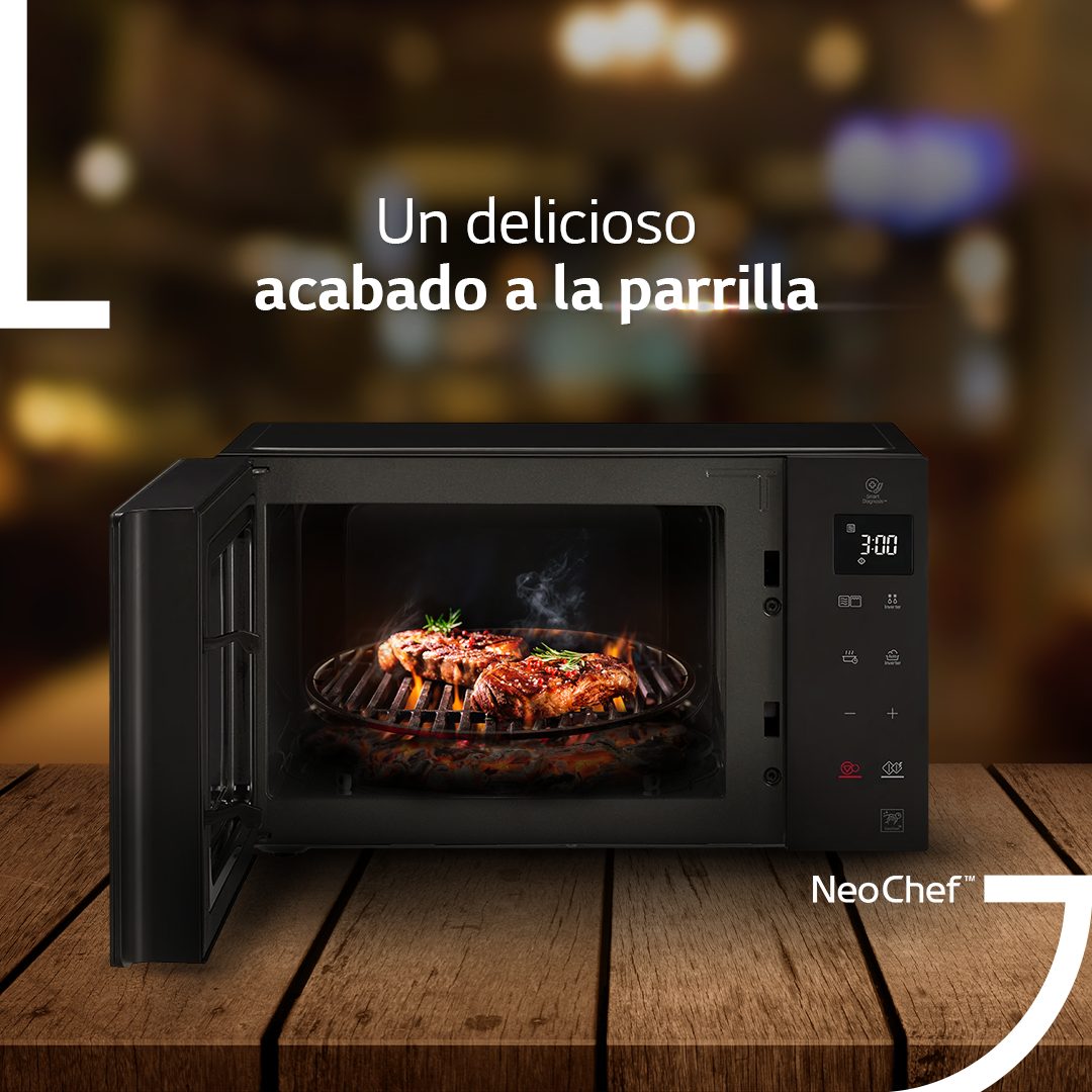 Foto de Neochef de LG Electronics: horno microondas<br>que puede freír, fermentar y cocinar<br>alimentos al vapor