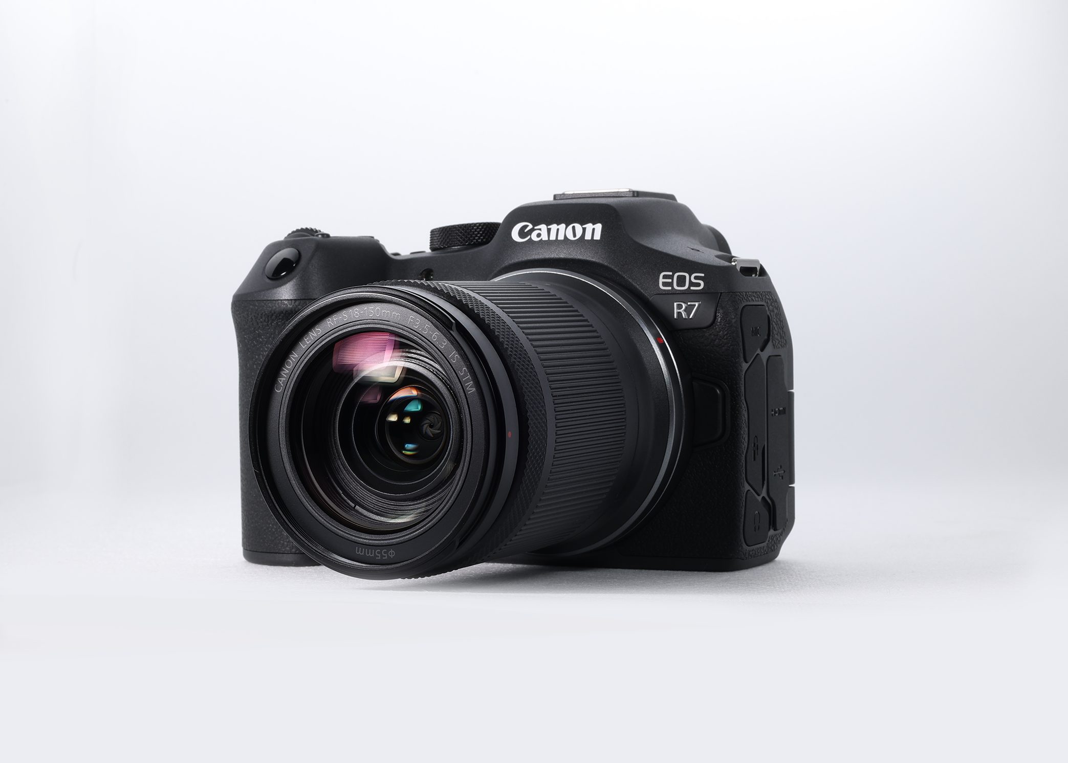 Foto de Canon avanza a otro nivel con el lanzamiento en Perú de sus nuevas cámaras R7 y R10, primeras con sensor APS-C de la serie EOS R
