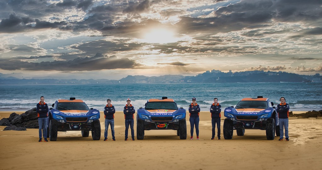 Foto de Laia Sanz, Carlos Checa y Óscar Fuertes: ASTARA TEAM forma un “Dream Team” sostenible e inclusivo para competir en el Dakar