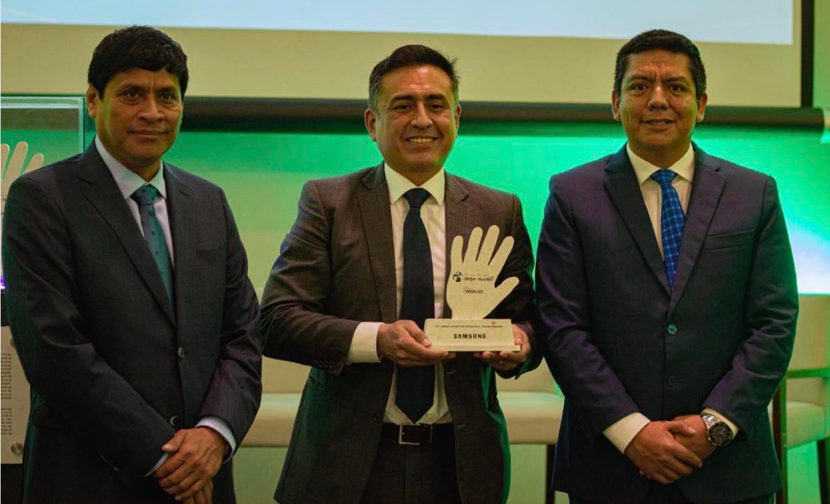 Foto de Samsung Perú recibe el primer reconocimiento de “Gestión eficiente de RAEE en el Perú” por parte de Recolecc