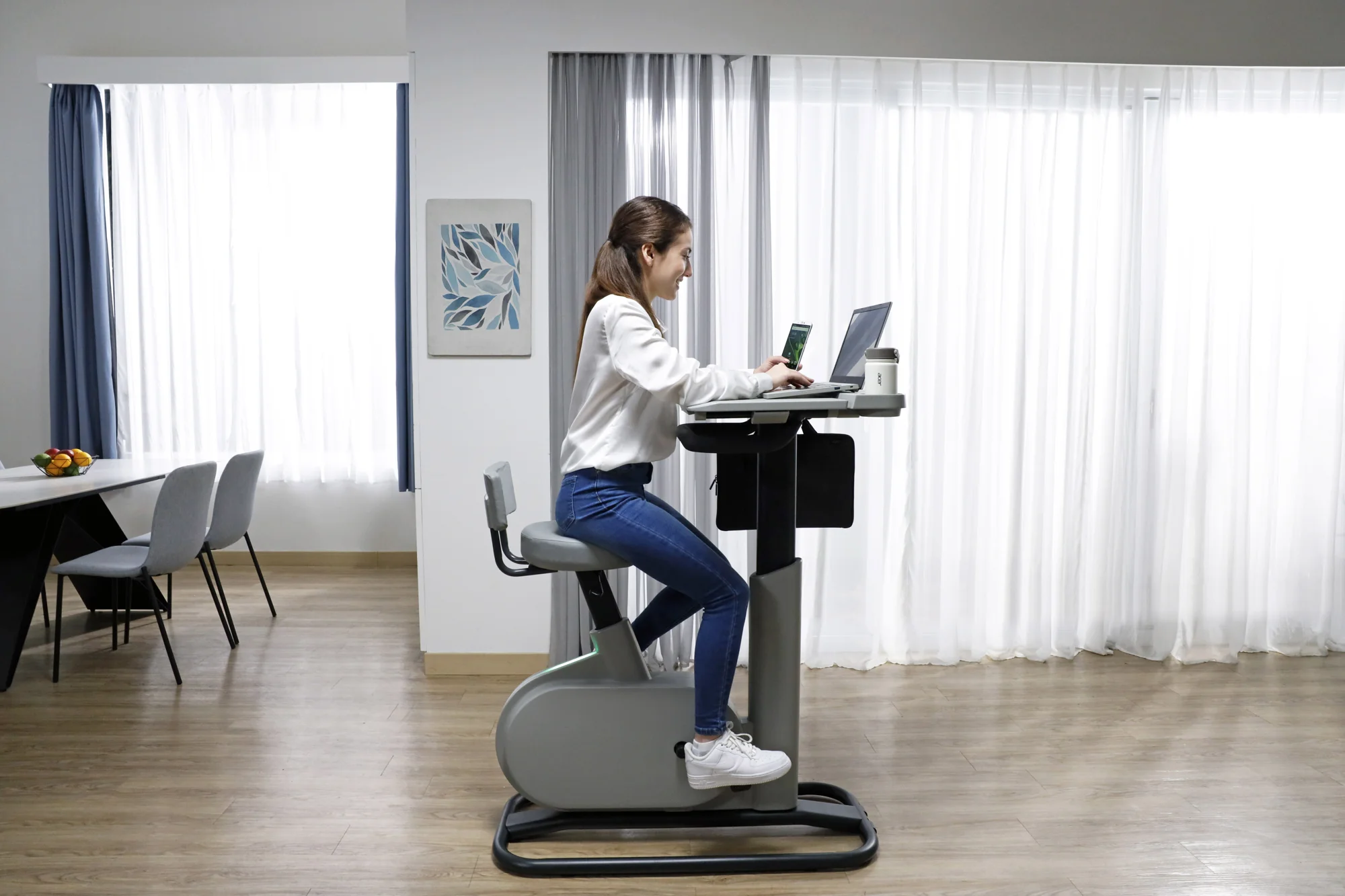 Foto de CES 2023: Acer revela el eKinekt Bike Desk para potenciar los estilos de vida activos y sustentables