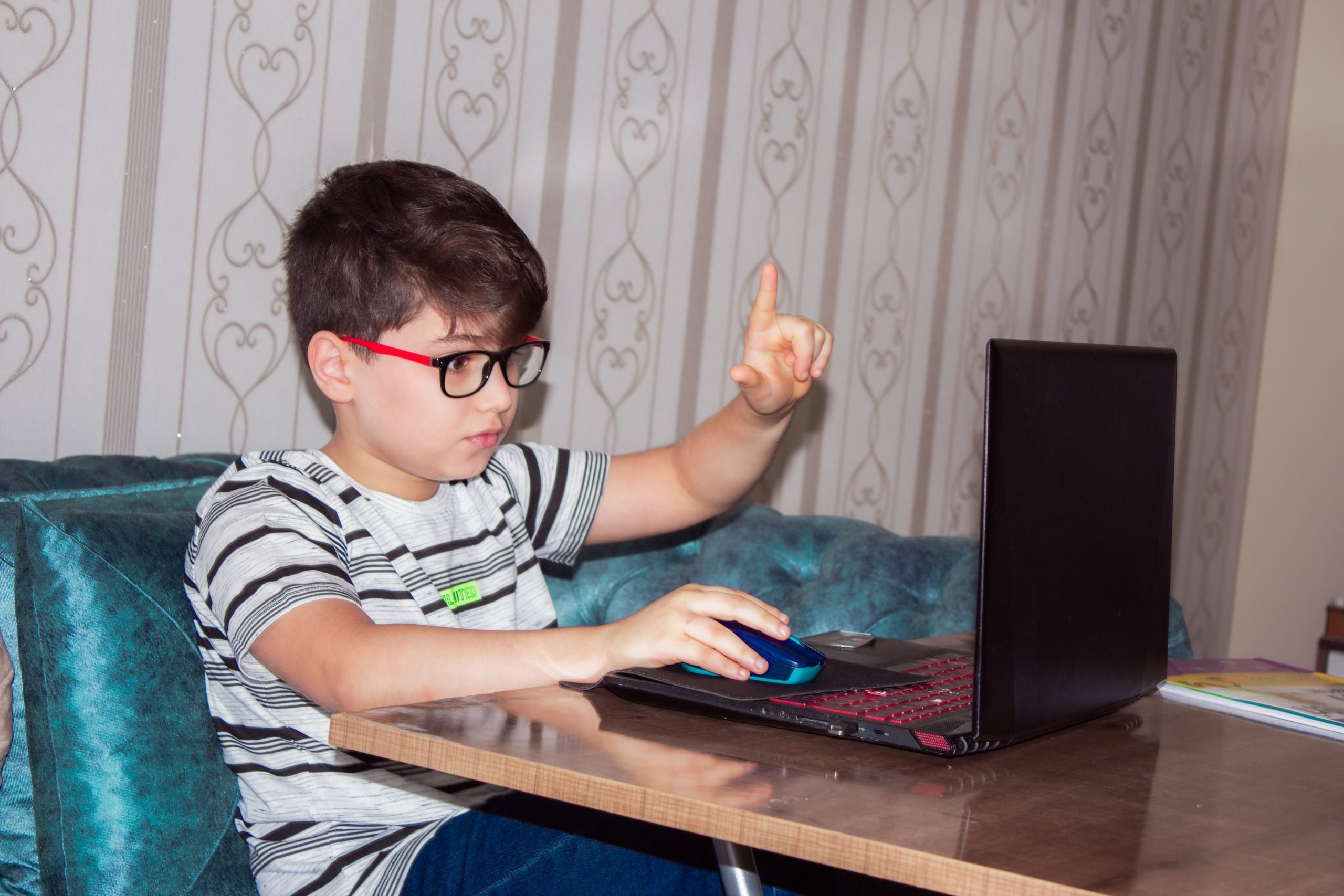 Foto de Control parental en el router: ¿cómo proteger a tus hijos de los peligros por internet?