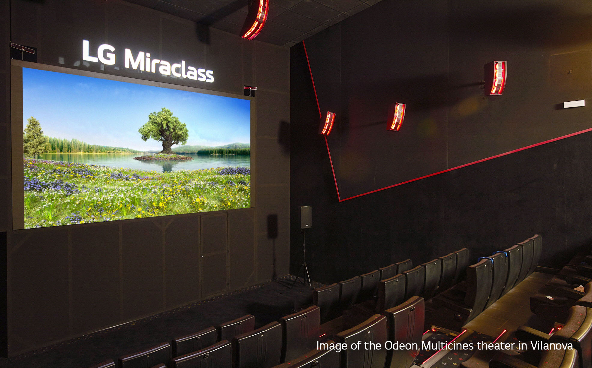 Foto de LG lanza pantalla led de cine para generar una experiencia visual envolvente