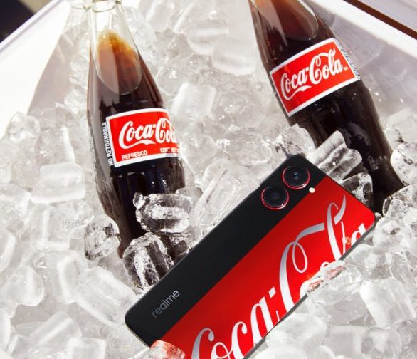 Fotos de Realme se une con Coca Cola para lanzar una edición especial del 10Pro 5G Edición limitada