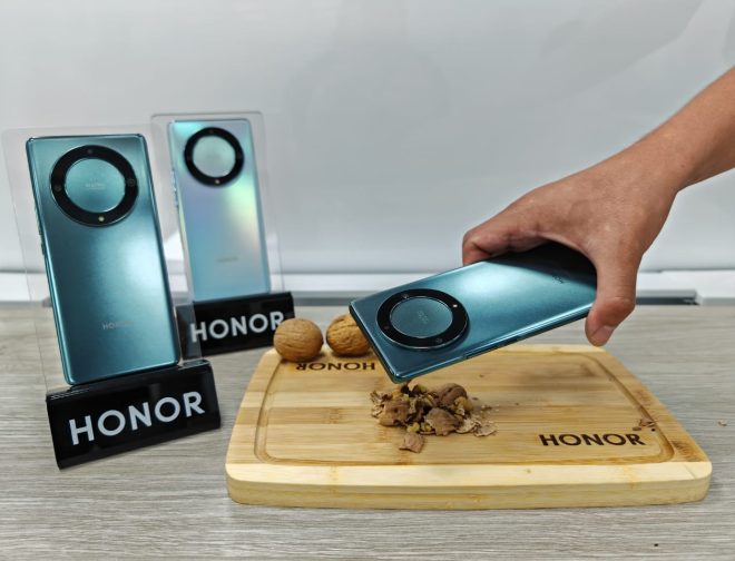 Fotos de HONOR Magic5 Lite: El smartphone con pantalla que resiste duras pruebas