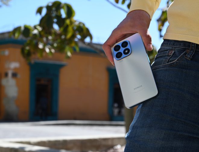 Fotos de HONOR X8a, un smartphone llamativo para un día cargado de tareas y actividades
