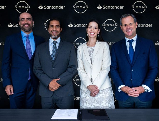 Fotos de Nissan y Grupo Santander se unen para brindar novedosas alternativas financieras para sus clientes