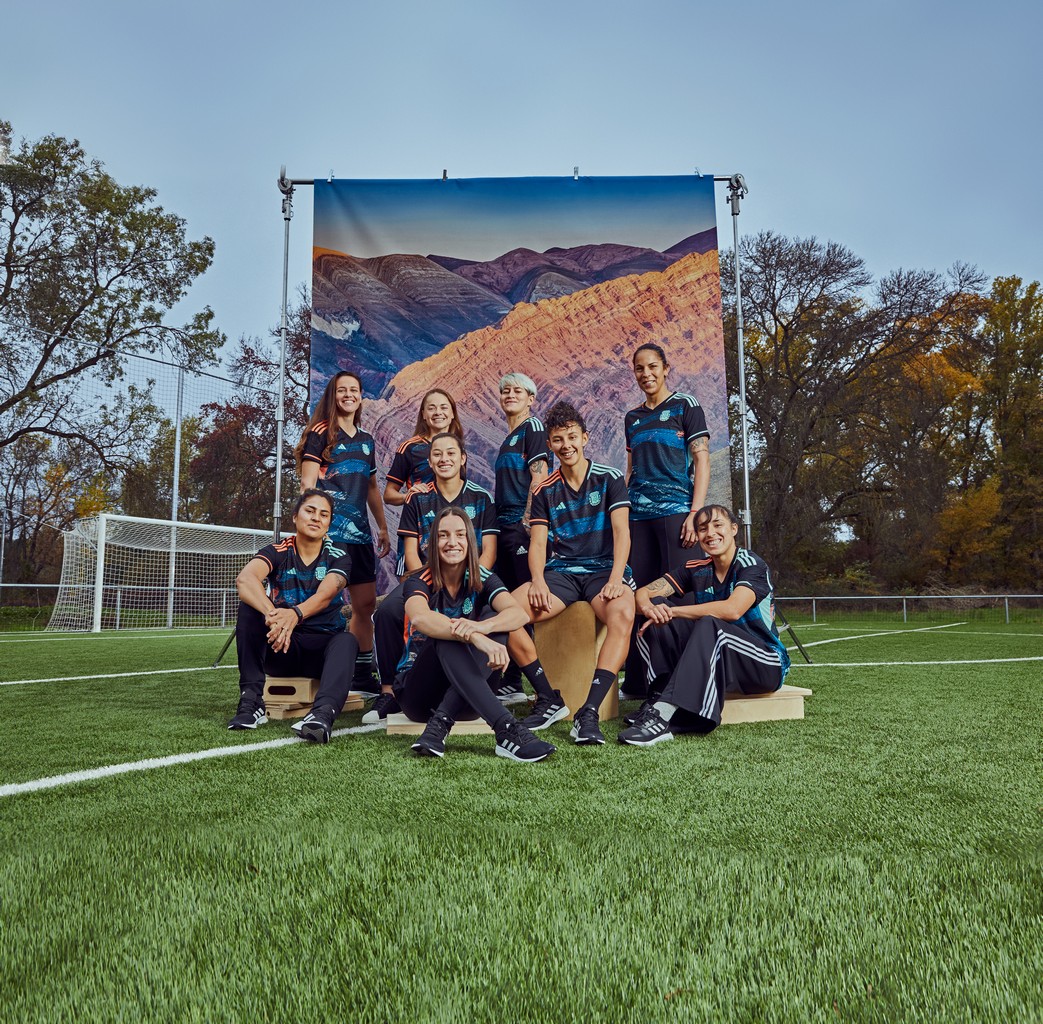 Foto de adidas presenta la nueva camiseta de la selección femenina de fútbol para el mundial