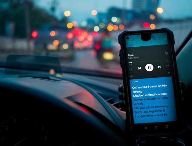 Fotos de Autos y smartphones: Las cinco mejores aplicaciones para una mejor experiencia al volante