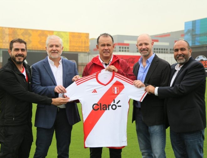 Fotos de Claro es el nuevo auspiciador de las selecciones peruanas de fútbol