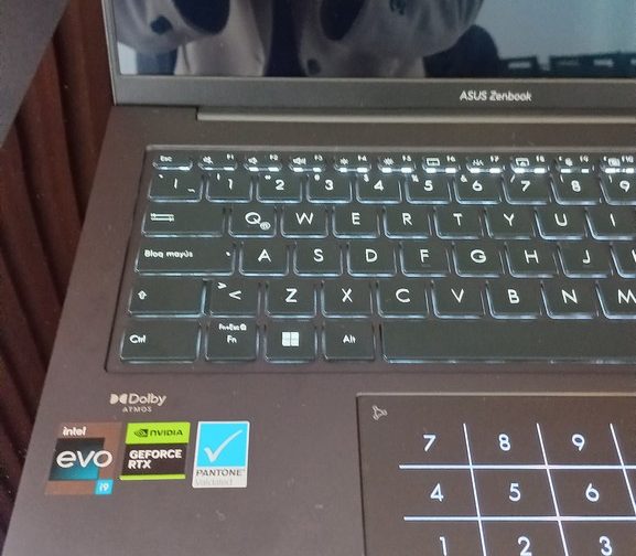 Fotos de ASUS lanza en Perú la nueva laptop ASUS Zenbook 14X OLED con RTX 3050