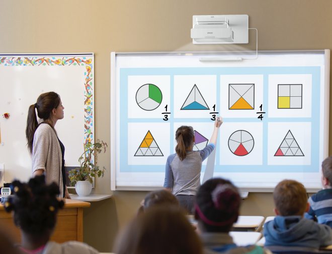 Fotos de Epson: ¿Cómo los videoproyectores pueden impactar en los salones de clase?