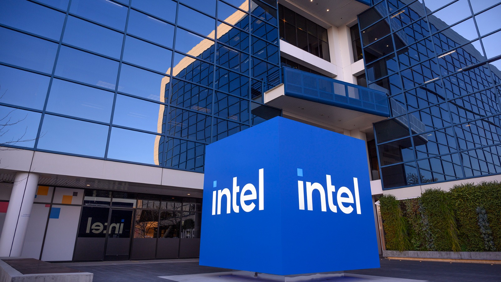 Foto de Intel anuncia la discontinuidad de la adquisición de Tower Semiconductor