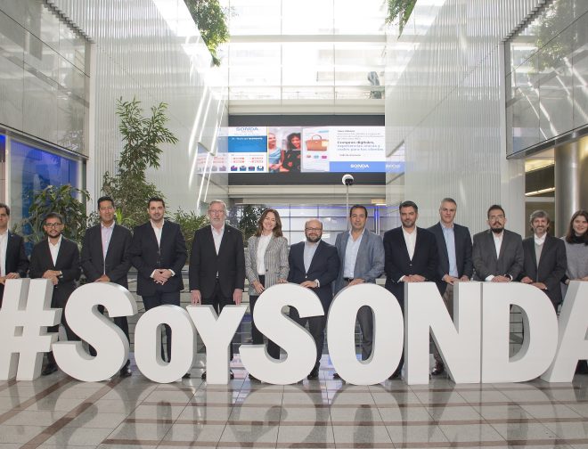 Fotos de Intel y SONDA anuncian una asociación para impulsar la transformación digital en América Latina