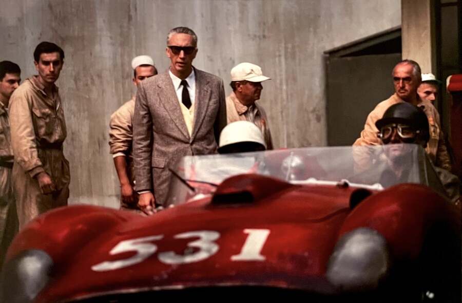 Foto de Llega el póster de la película Ferrari, el esperado biopic sobre Enzo Ferrari fundador de la escudería de carreras