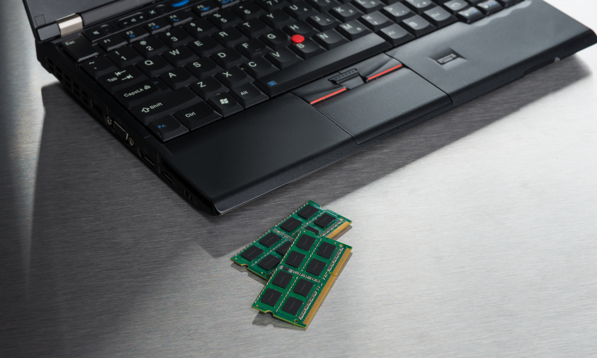 Foto de Beneficios de actualizar la memoria RAM de una computadora, de acuerdo con Kingston