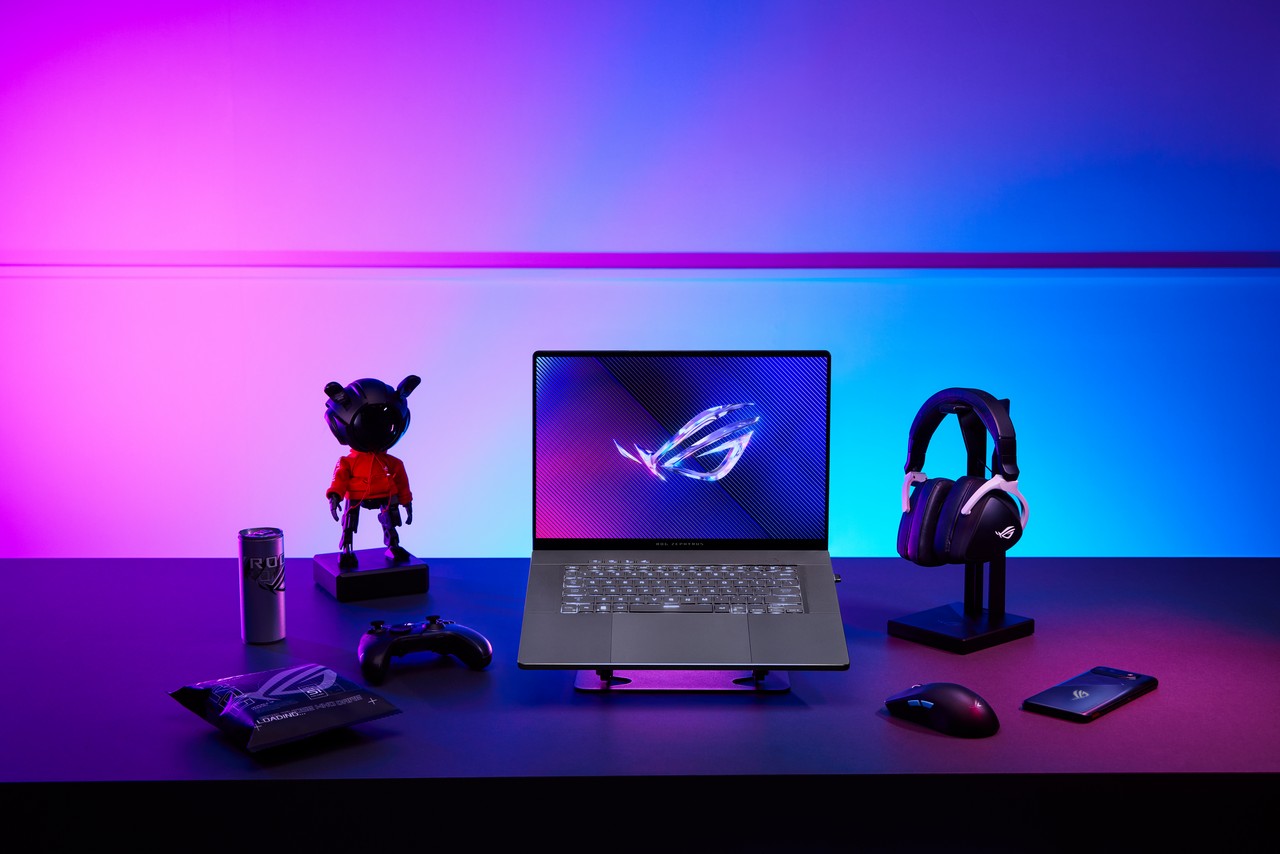 Foto de CES 2024: ROG Zephyrus G16 potente laptop para Gaming ultradelgada con tecnología OLED con 240Hz