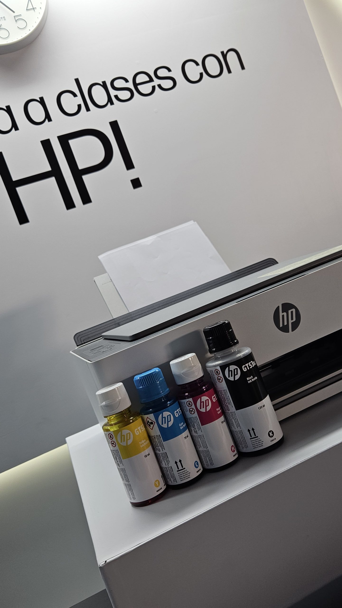 Foto de HP lanza su campaña Back to School con foco en su línea de impresoras 2024