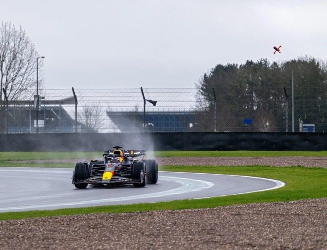Fotos de Red Bull crea al Dron más rápido del mundo para perseguir y filmar el Fórmula 1 de Max Verstappen