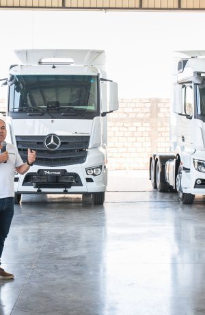 Foto de Mercedes-Benz presenta su gama de camiones semipesados y completa su línea de tractos europeos para el 2024
