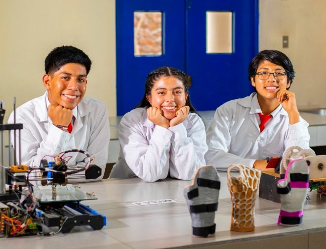 Fotos de Transformando el plástico en salud: Nancy Gutiérrez, la estudiante que reinventa la rehabilitación motora
