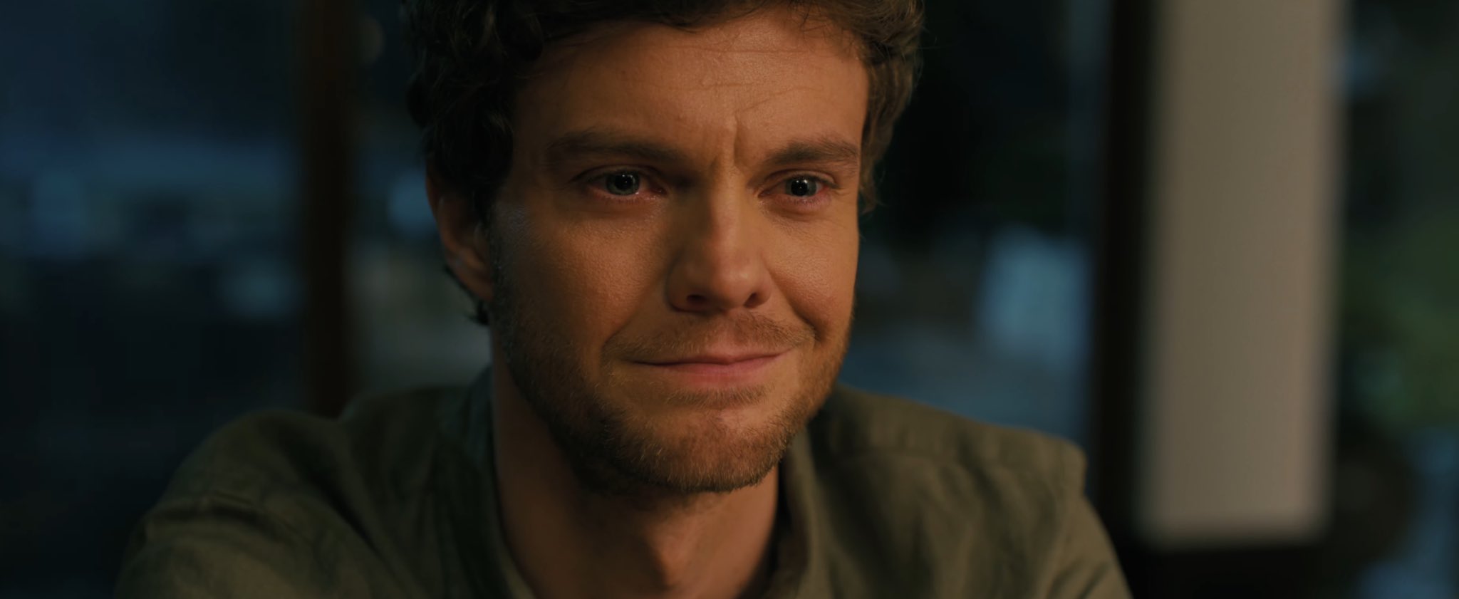 Foto de Compañera Perfecta, un thriller de horror protagonizado por Jack Quaid y Sophie Thatcher 