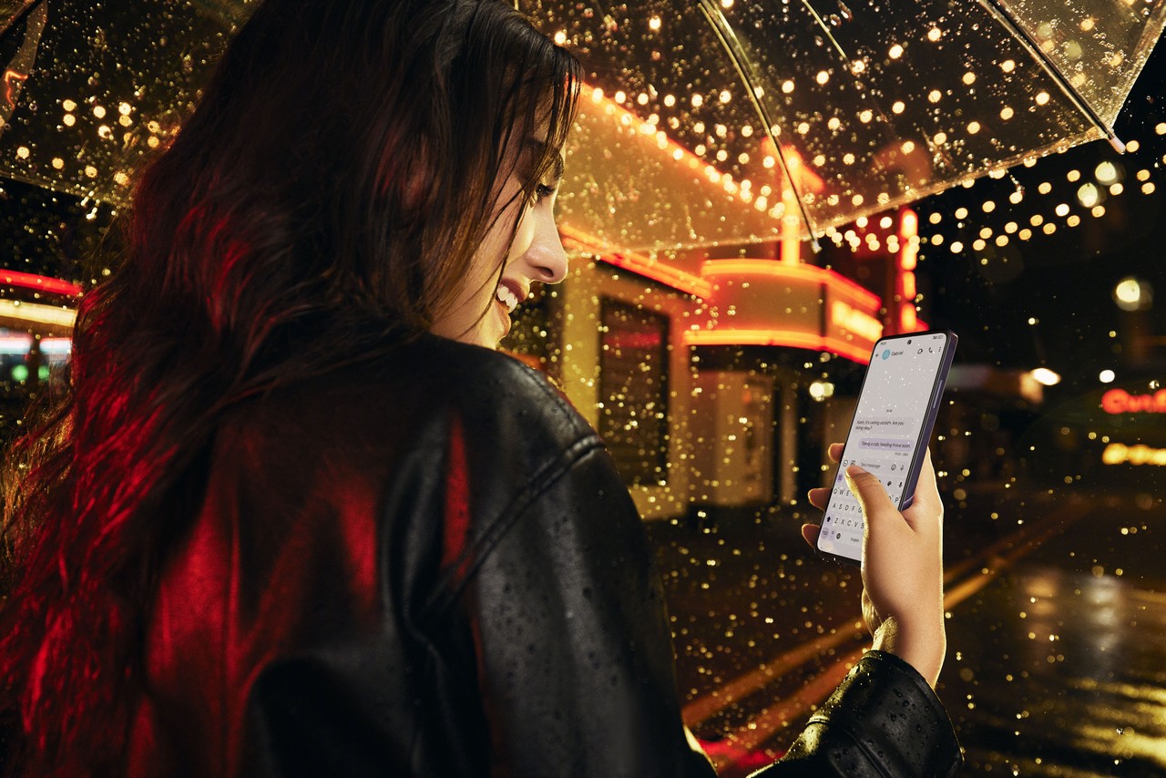 Foto de OPPO A80: la resistencia que necesitas para enfrentar tu día a día