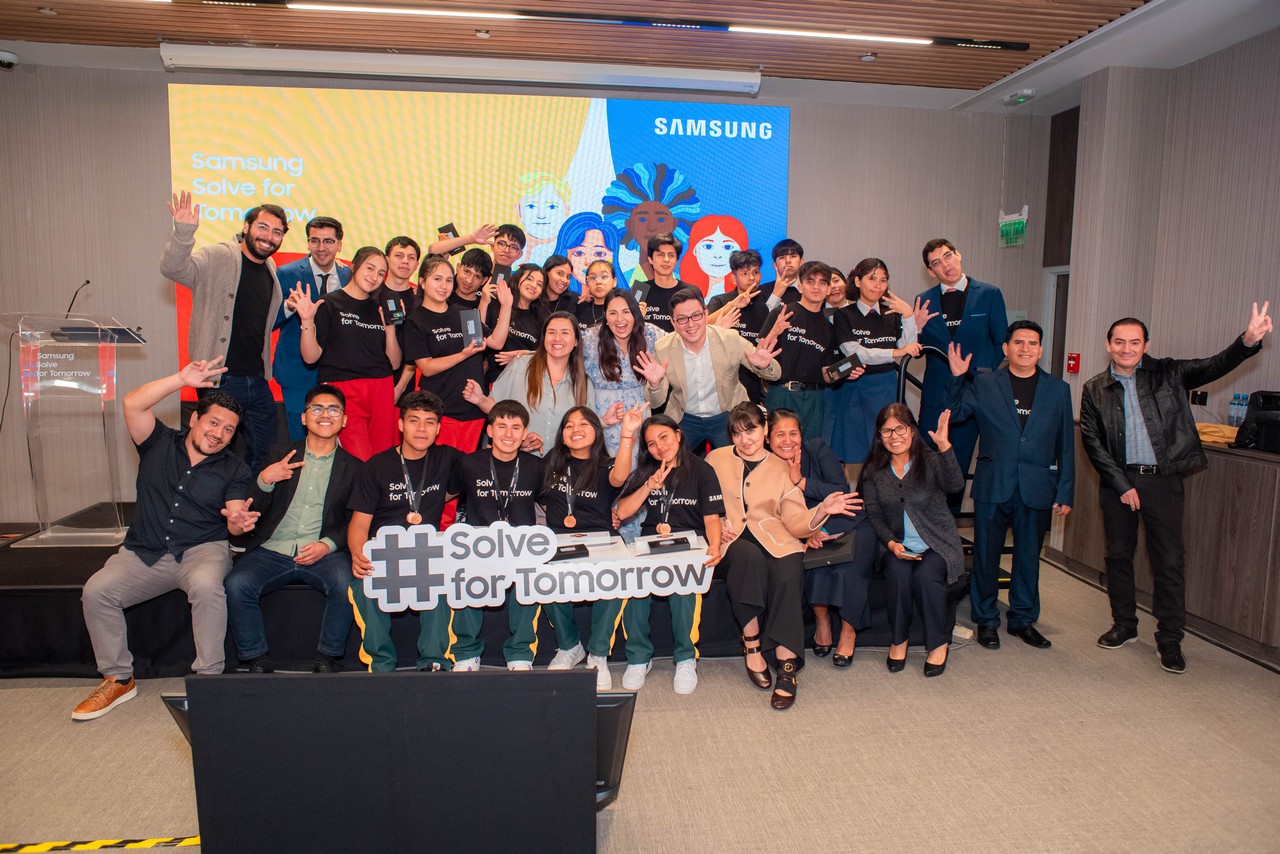 Foto de Solve for Tomorrow 2024: Estudiantes de Lambayeque fueron premiados con el 1er lugar en el programa nacional organizado por Samsung