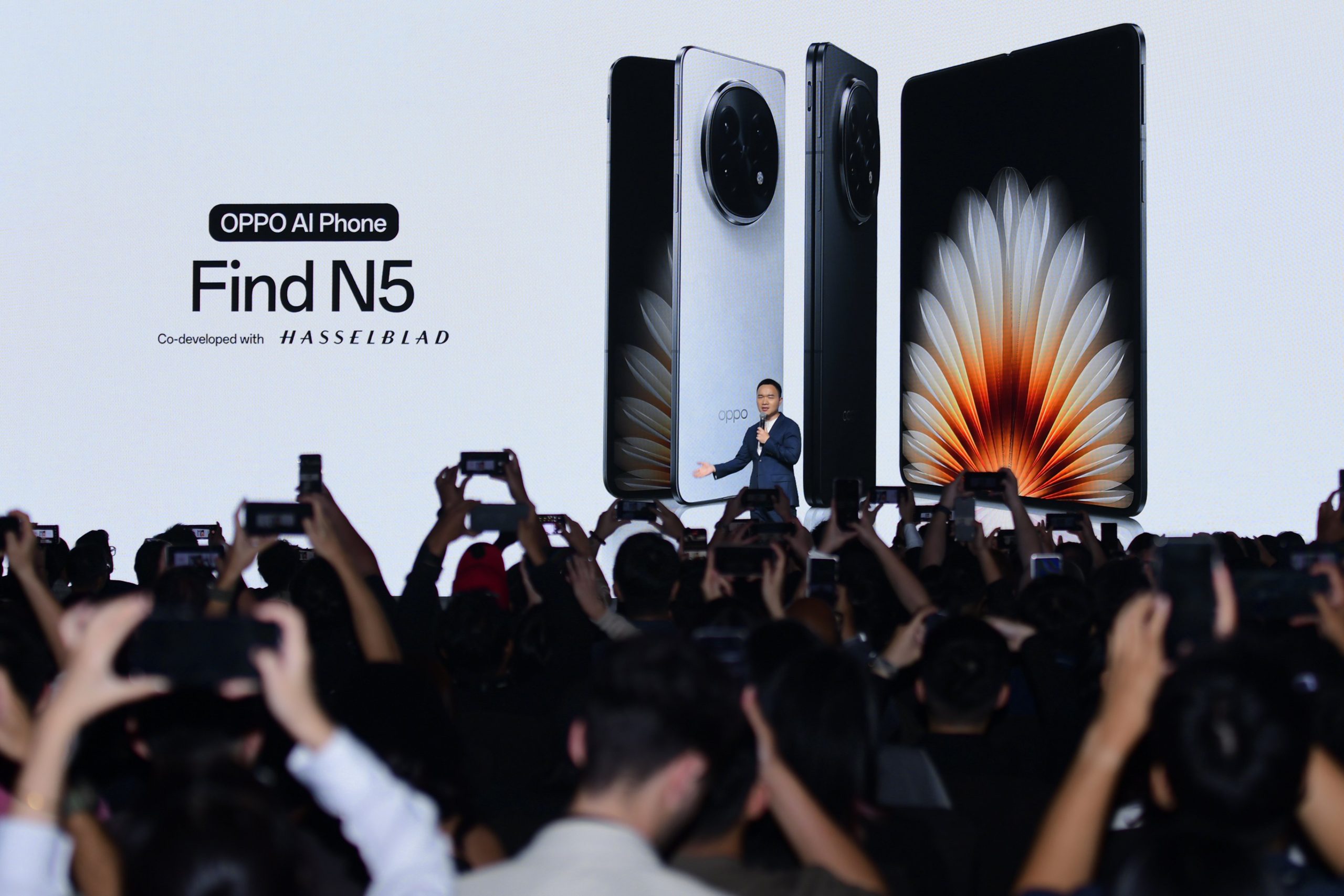 Foto de OPPO lanza el Find N5, el plegable más fino del mundo con inteligencia artificial sin precedentes