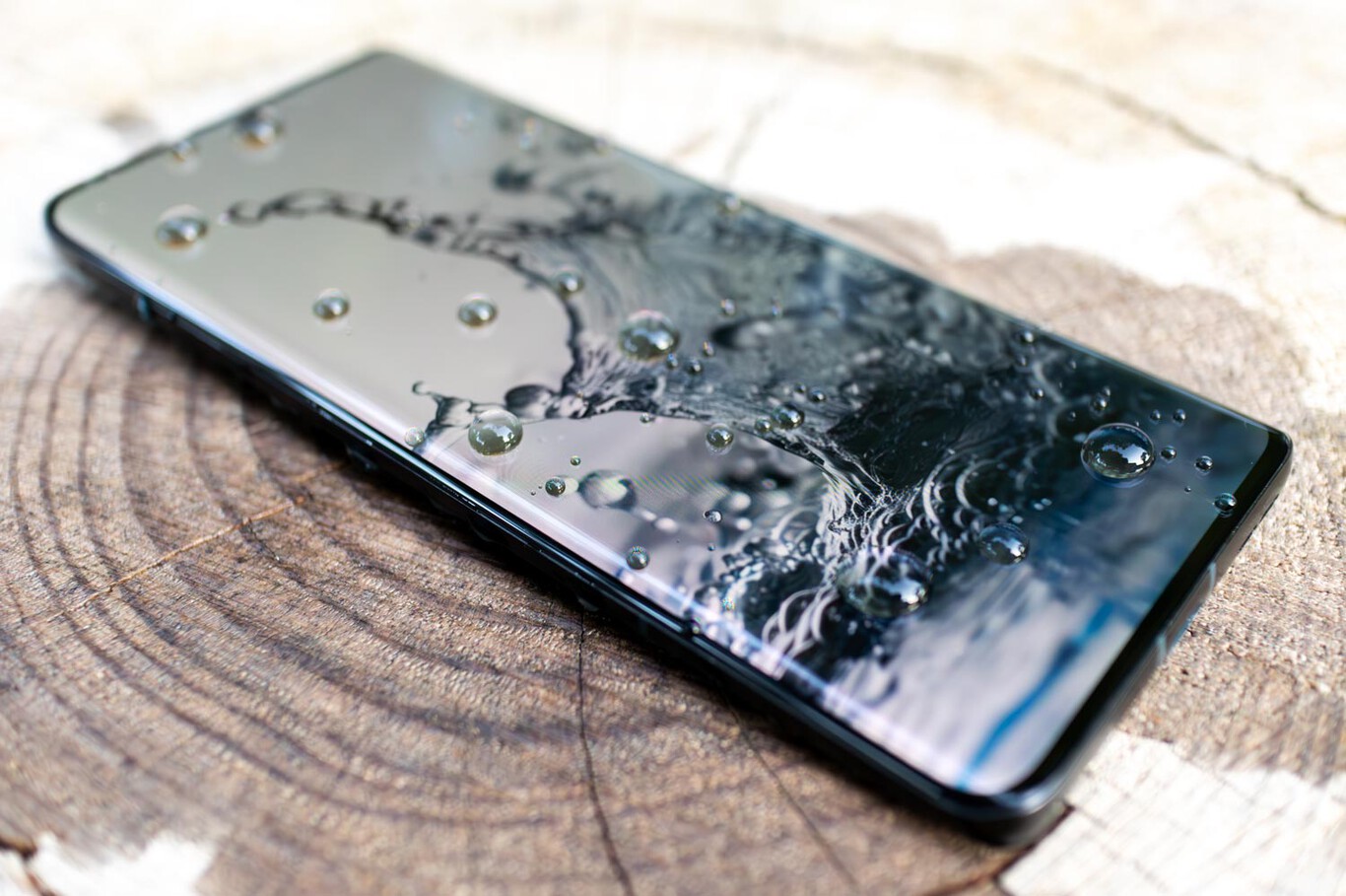 Foto de Water Touch: la solución para usar tu smartphone con las manos mojadas