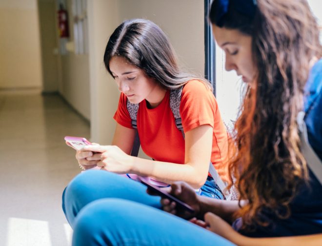 Fotos de Día de las redes sociales: ¿Cómo impactan en la salud mental de los niños y adolescentes?