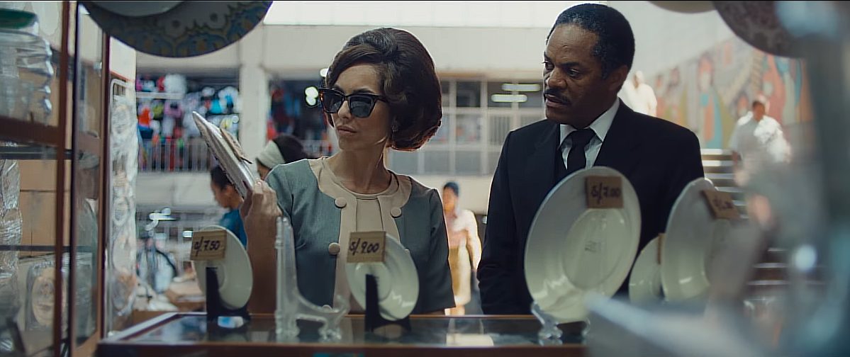 Foto de Estupendo tráiler de la la prometedora cinta peruana Mistura con Bárbara Mori y César Ballumbrosio