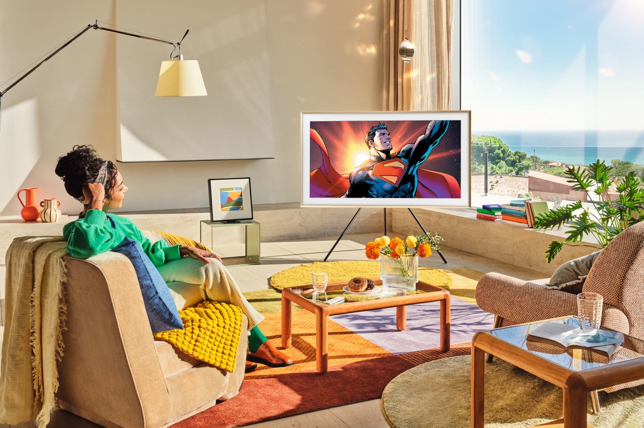 Foto de Samsung se asocia con Warner Bros y DC Studios para ofrecer una experiencia de Superman Supergrande