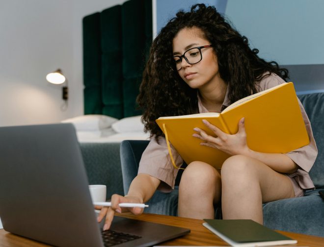 Fotos de Día del estudiante: ¿Cómo las AI PCs potencian el aprendizaje en cada etapa educativa?