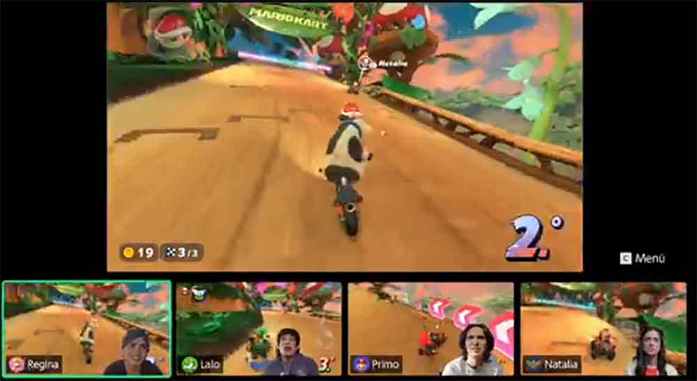 Foto de Nintendo lanza comercial con piloto mexicana de NASCAR