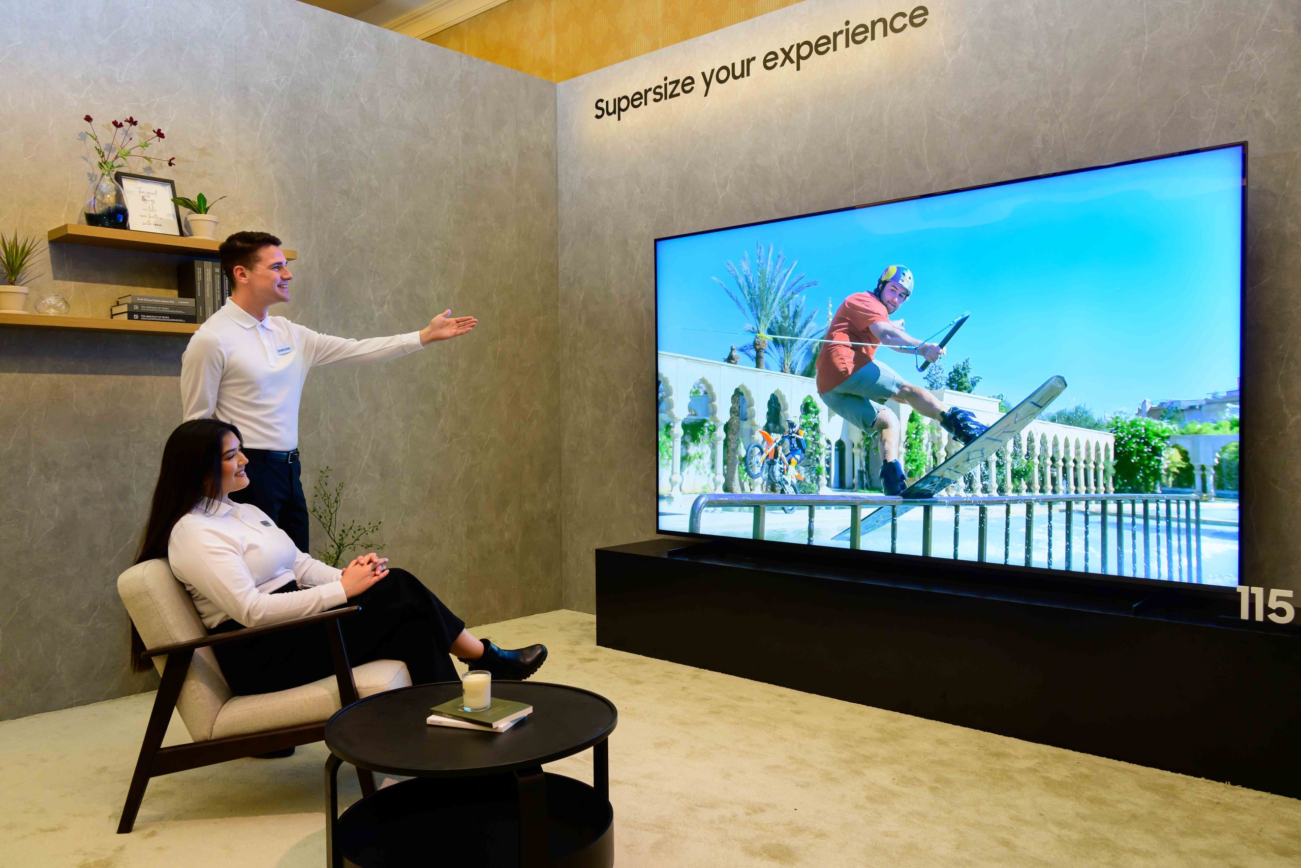 Foto de De la Luz de Fondo Azul a la Capa de Puntos Cuánticos: desmontaje del Samsung QLED 2025