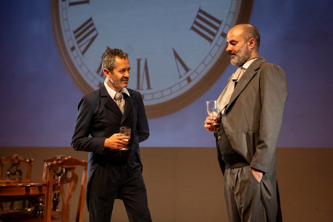 Foto de Vuelve el éxito teatral “Dos siglos de sobremesa” escrita por Eduardo Adrianzén