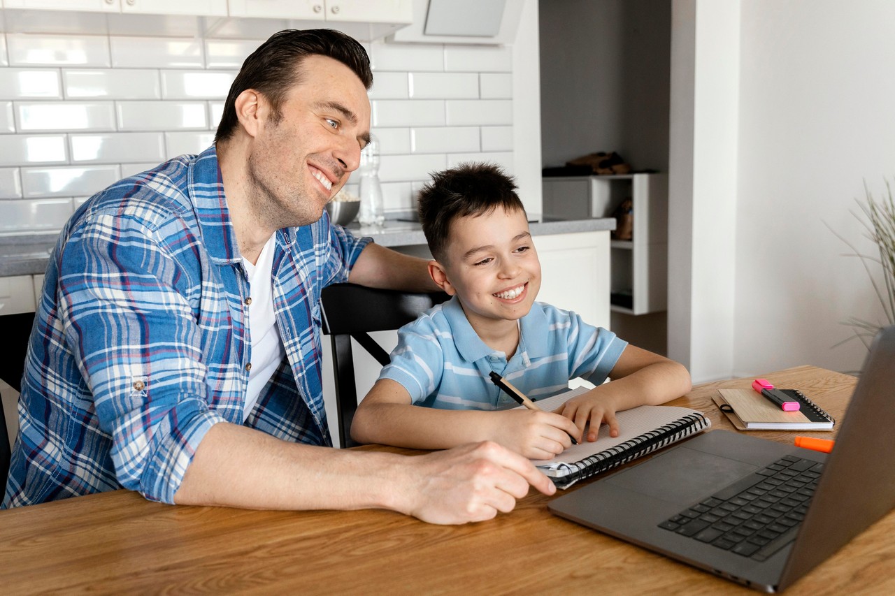 Foto de ¿Qué necesitas en casa para estudiar online sin interrupciones?