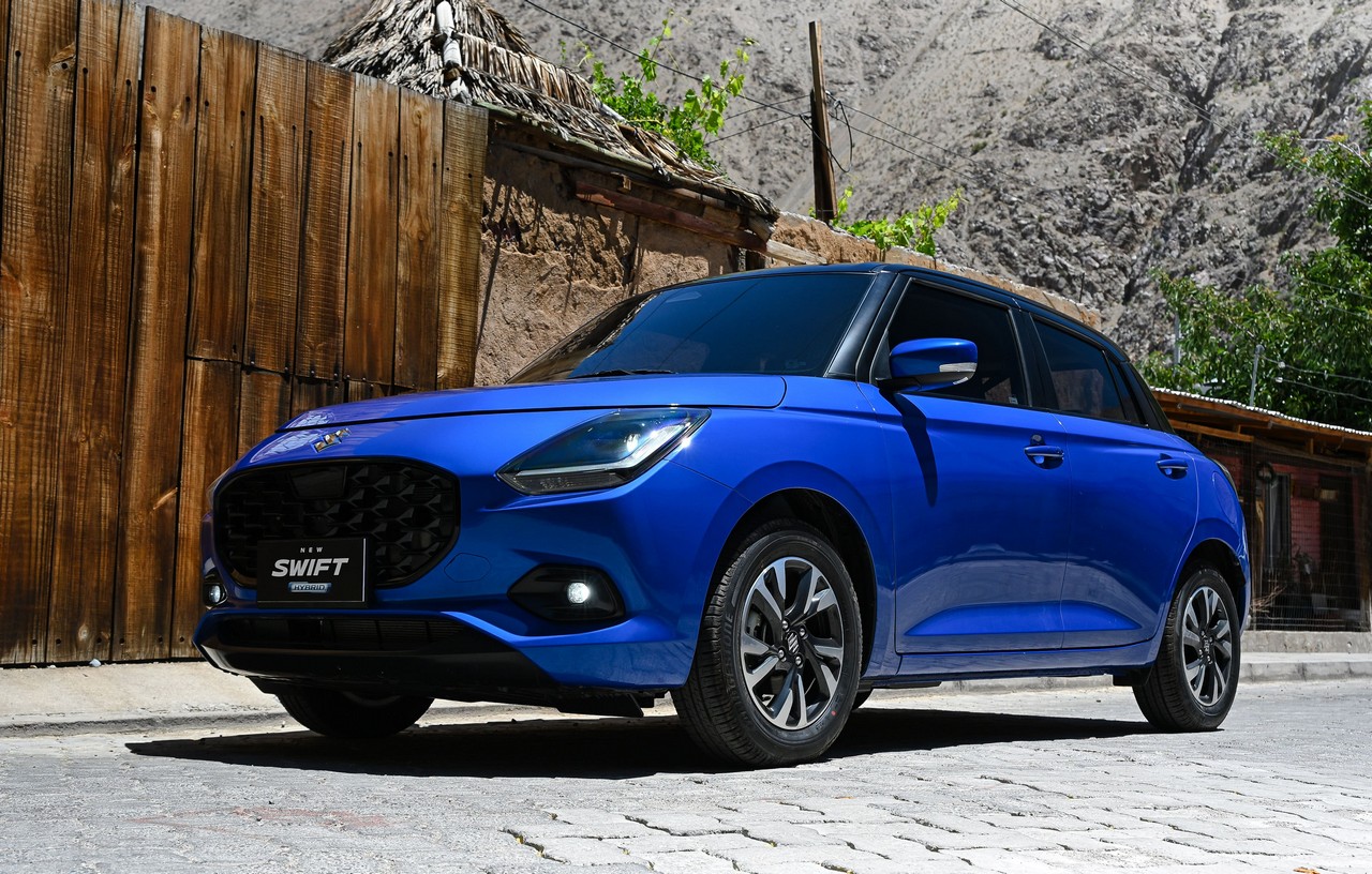 Foto de Suzuki Swift Smart Hybrid es reconocido como el mejor hatchback en The Best Car of the Year
